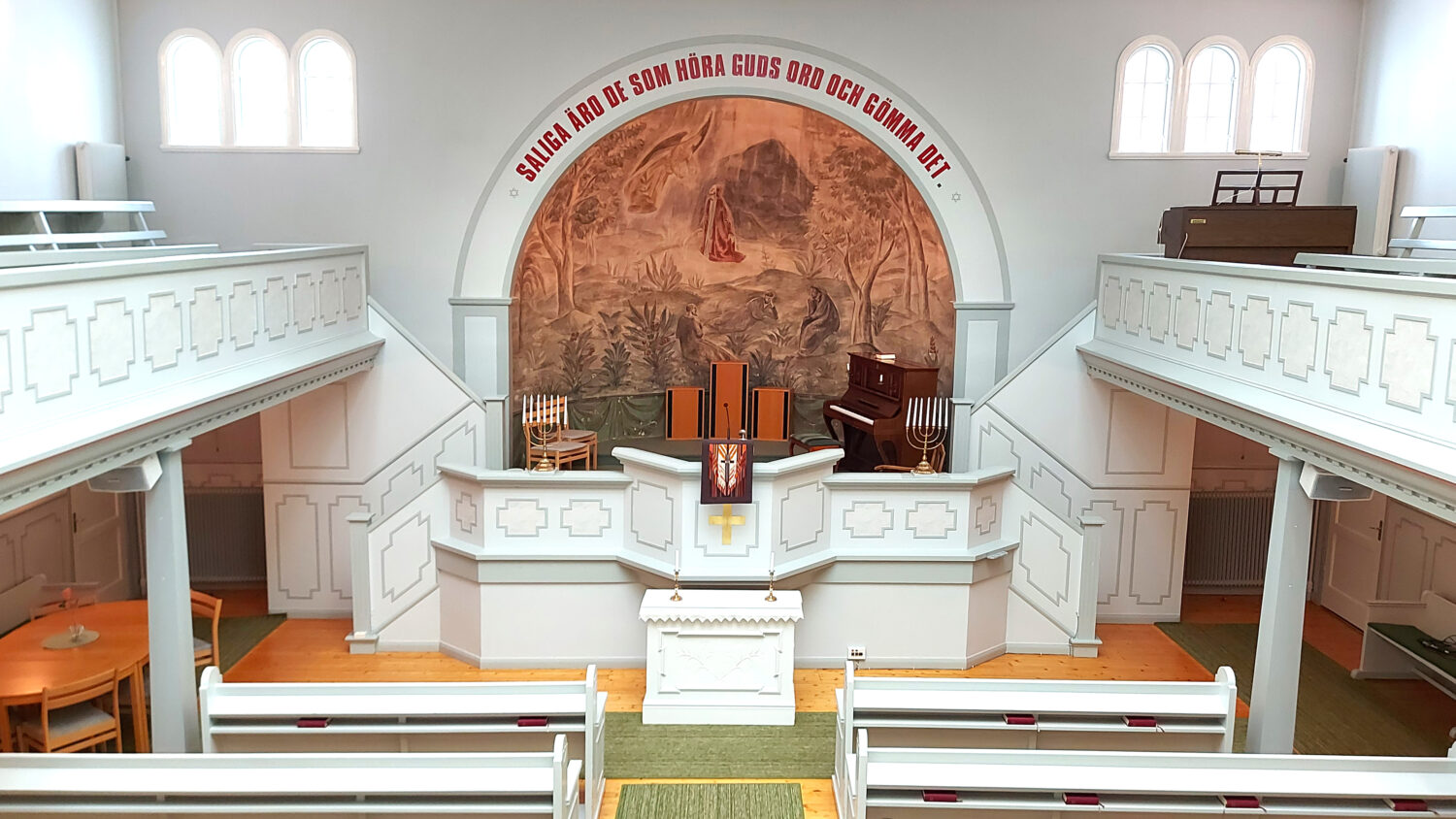 Missionskyrkans kyrksal, foto från läktaren.