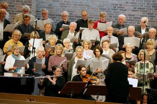 75 körsångare och musiker kom till Borås