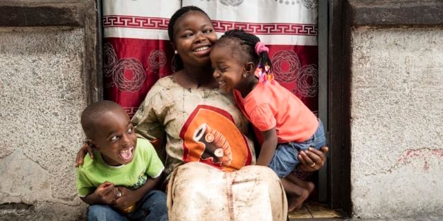 Maj vill spara till en bättre symaskin