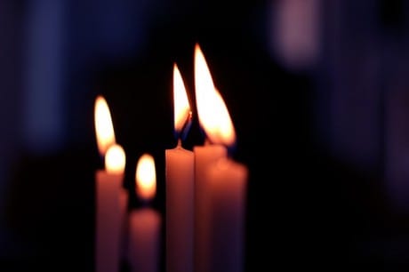 candle-225036_640