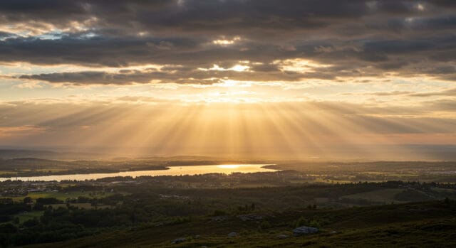 Vi behöver hjälp och Gud sänder Hjälparen till oss