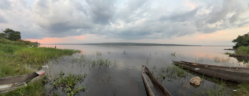 Vy från Ngabe norr om Brazzaville