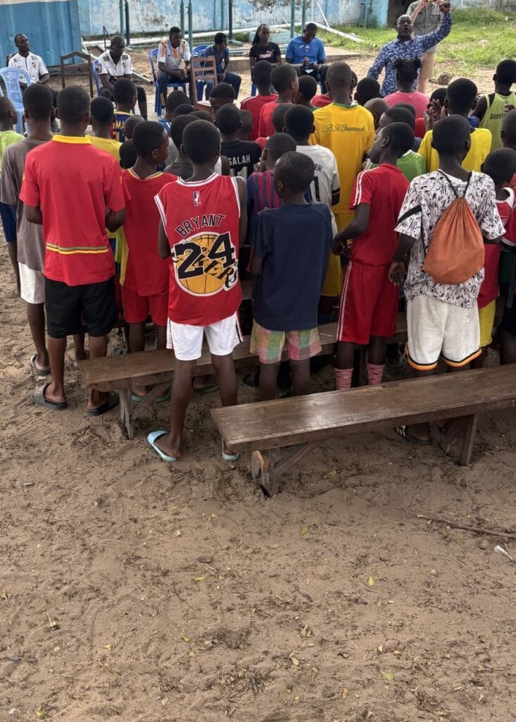 Säsongsstart för en grupp ungdomar på idrottsskolan i Mfilou, Brazzaville, januari 2026