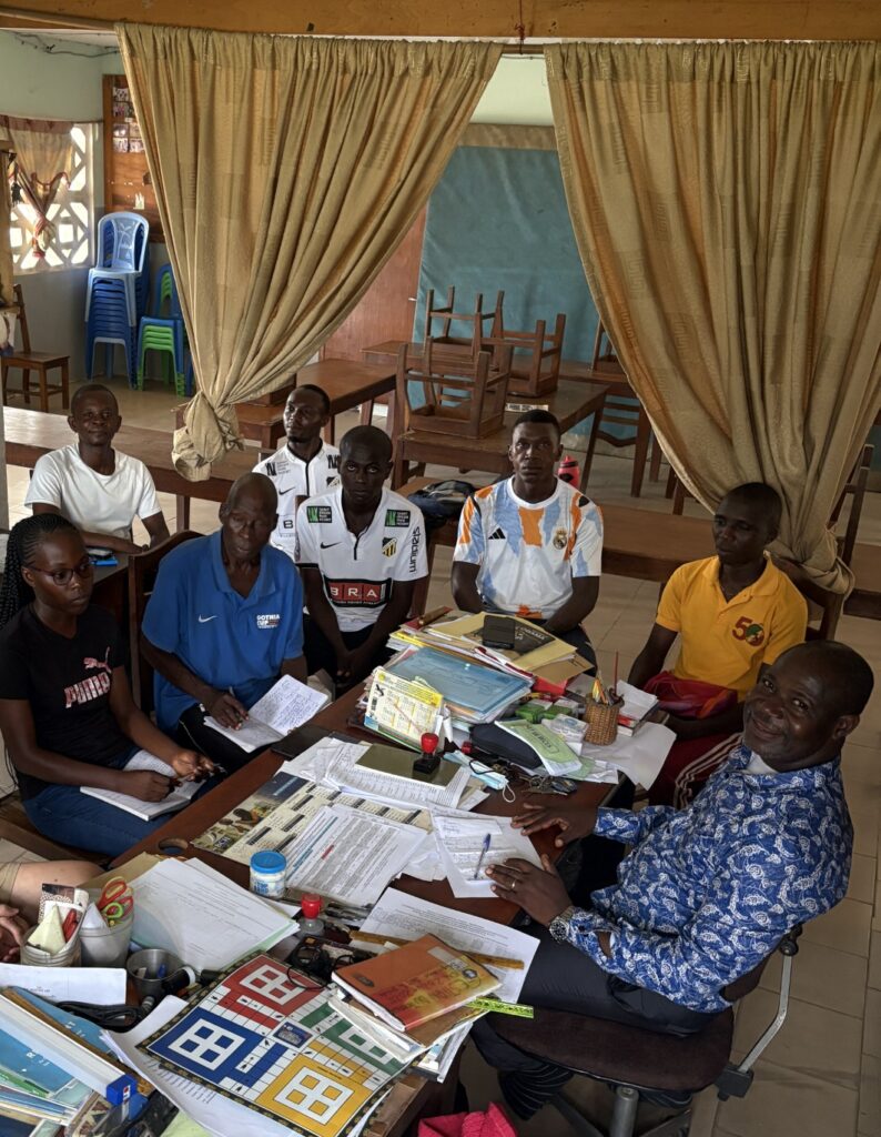 Planeringsmöte inför säsongsstart för idrottsskolan i Mfilou i Brazzaville, januari 2026