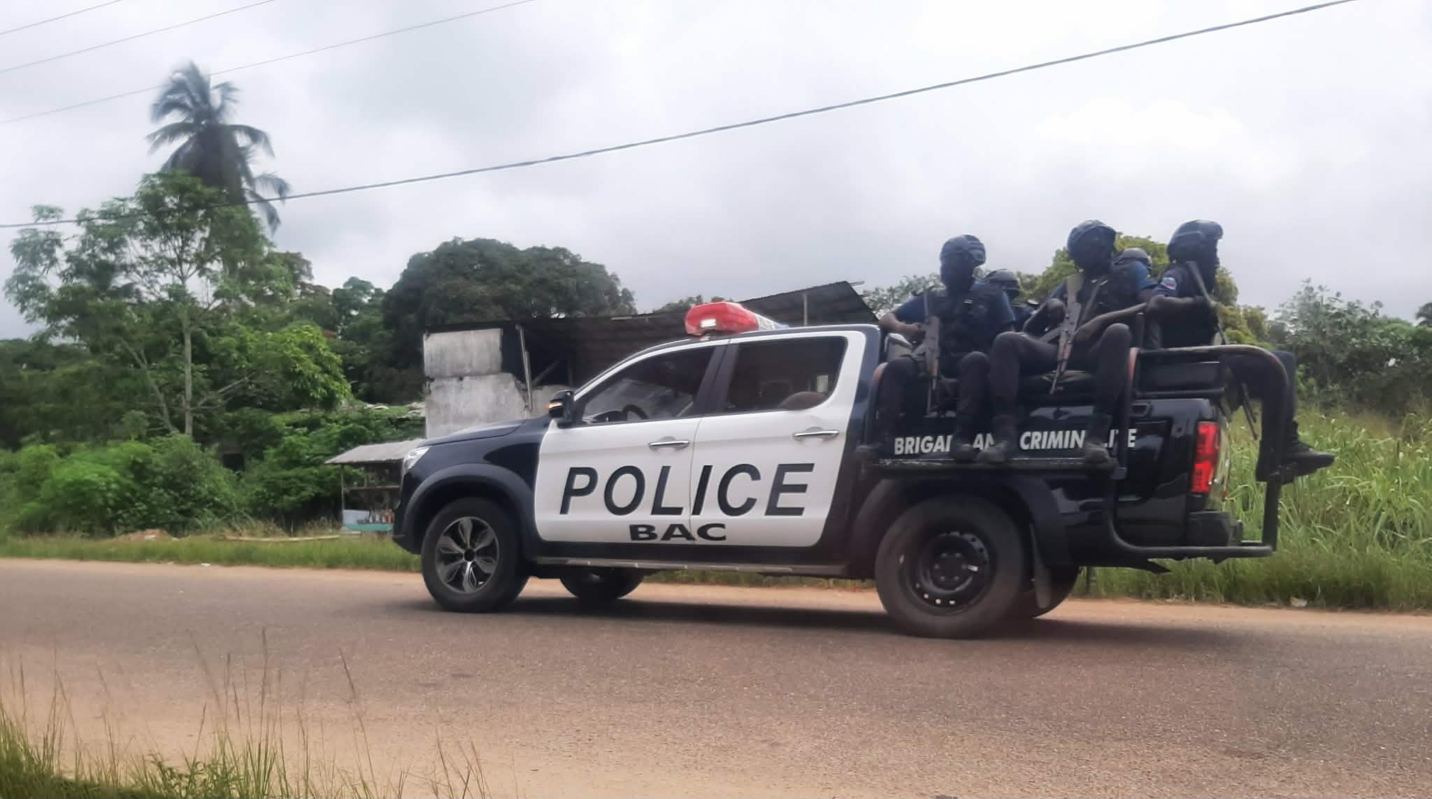 Säkerhetsstyrkorna i Kongo-Brazzaville syns ofta så här med maskerade ansikten.