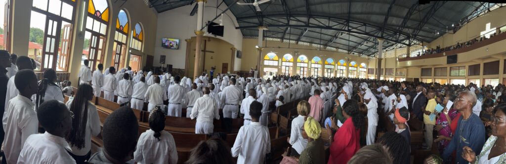 Eglise Centenaire i paroisse plateau