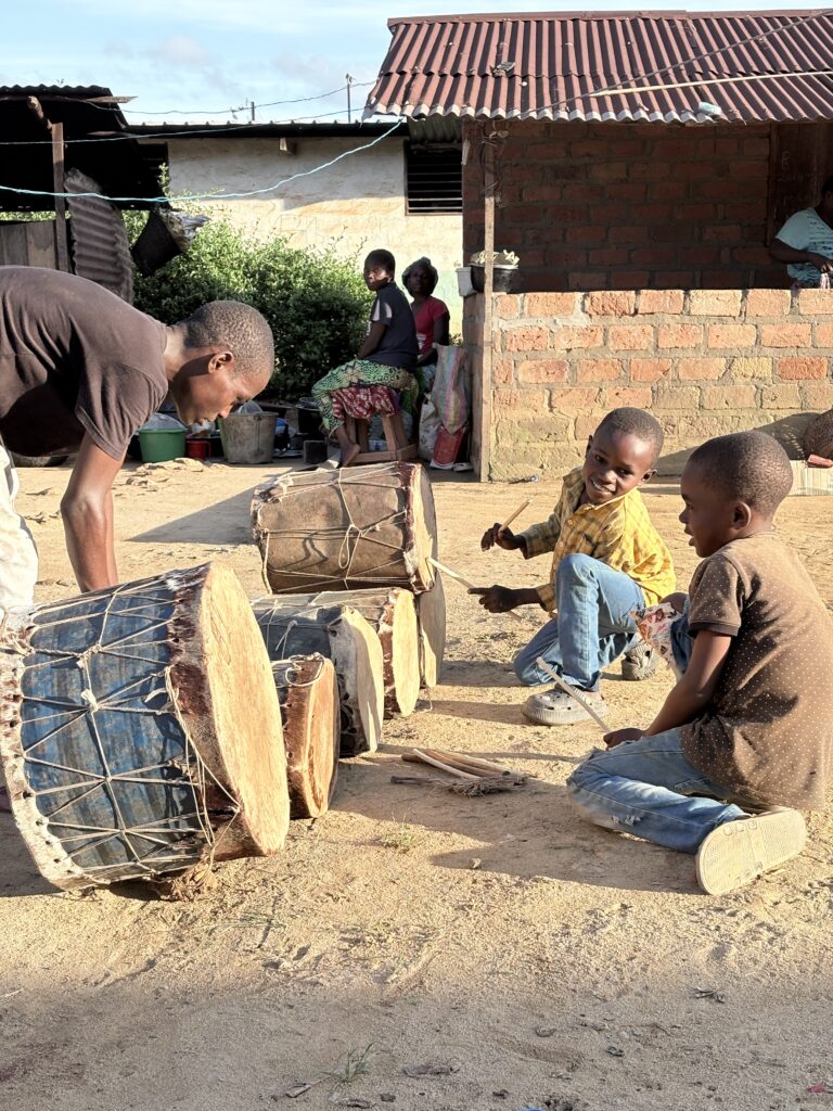 Barn musik i Tsimba Kongo