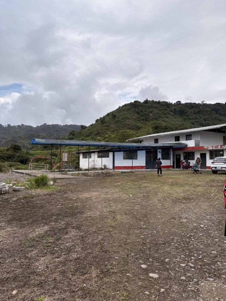 Besök och renoverings start vid en ny lägergård, i Baeza
